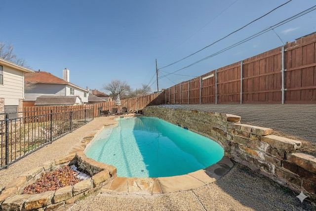 2322 Wilmette Drive, Arlington, TX 76018