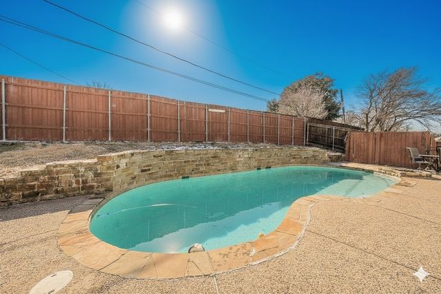 2322 Wilmette Drive, Arlington, TX 76018