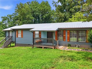 165 Cherokee Avenue, Nelson, GA 30151