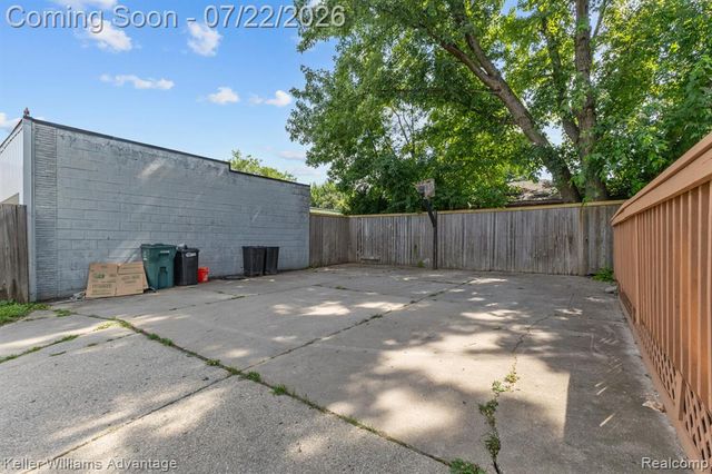 307 E Chesterfield Street, Ferndale, MI 48220