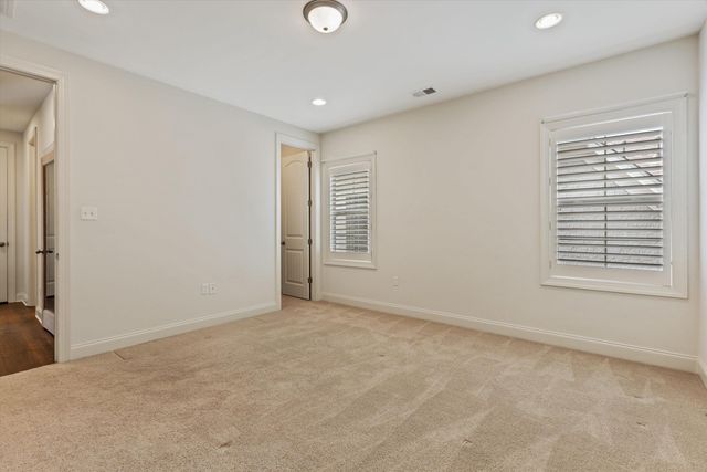 202 CHADWICK WOODS LN, Collierville, TN 38017