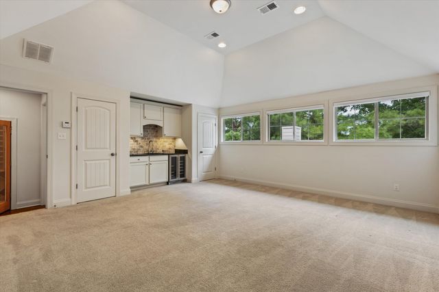 202 CHADWICK WOODS LN, Collierville, TN 38017