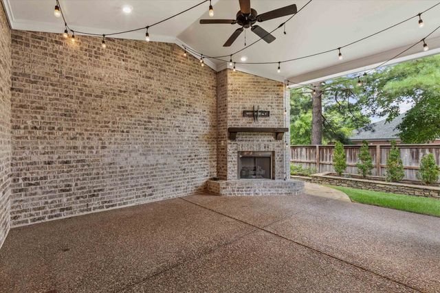 202 CHADWICK WOODS LN, Collierville, TN 38017