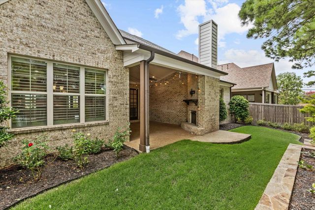 202 CHADWICK WOODS LN, Collierville, TN 38017
