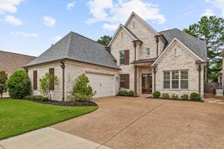 202 CHADWICK WOODS LN, Collierville, TN 38017