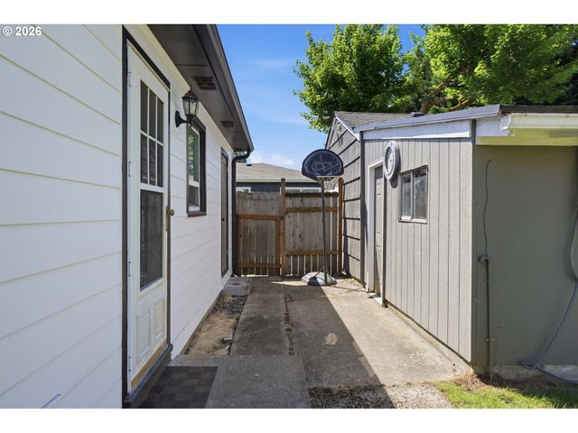300 N LIESER Rd, Vancouver, WA 98664
