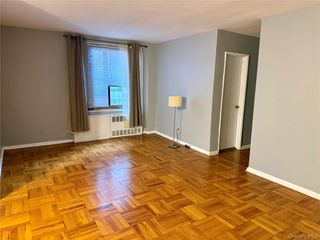 277 Bronx River Road 3M, Yonkers, NY 10704