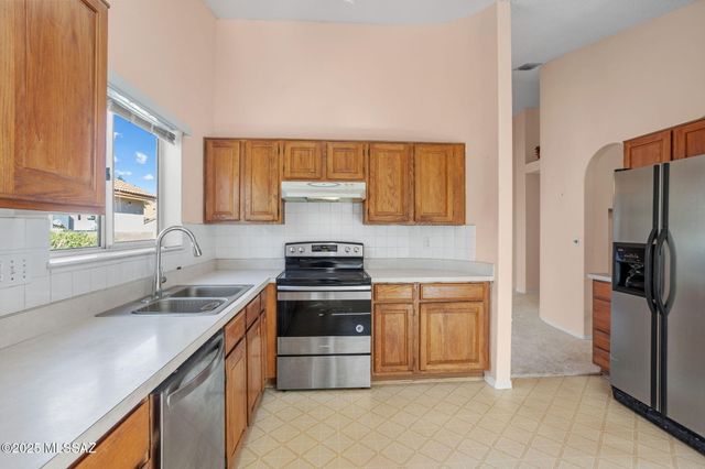 9960 E Covington Street, Tucson, AZ 85748