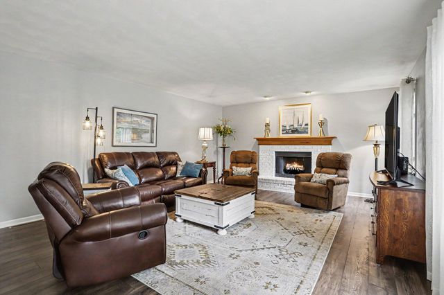 104 Briars Farm Lane, Pennfield Twp, MI 49017
