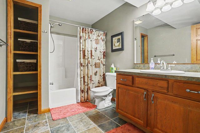 104 Briars Farm Lane, Pennfield Twp, MI 49017