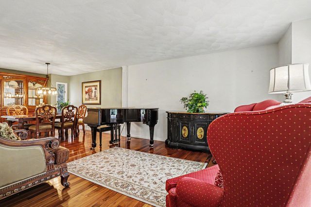 104 Briars Farm Lane, Pennfield Twp, MI 49017