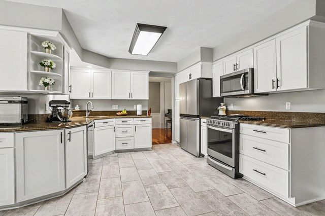104 Briars Farm Lane, Pennfield Twp, MI 49017