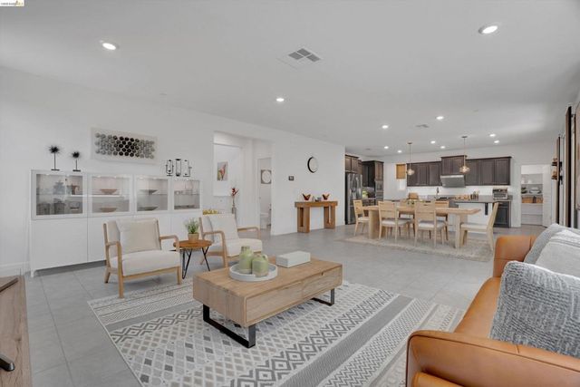 1414 Orlando Blvd, Mountain House, CA 95391