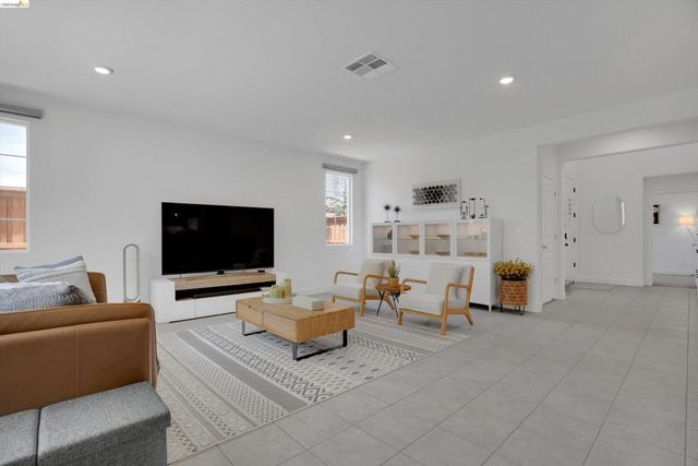 1414 Orlando Blvd, Mountain House, CA 95391