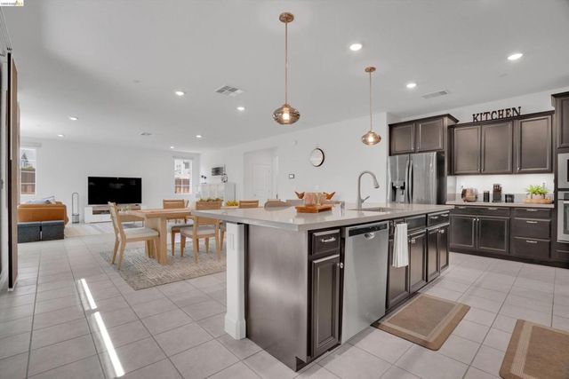 1414 Orlando Blvd, Mountain House, CA 95391