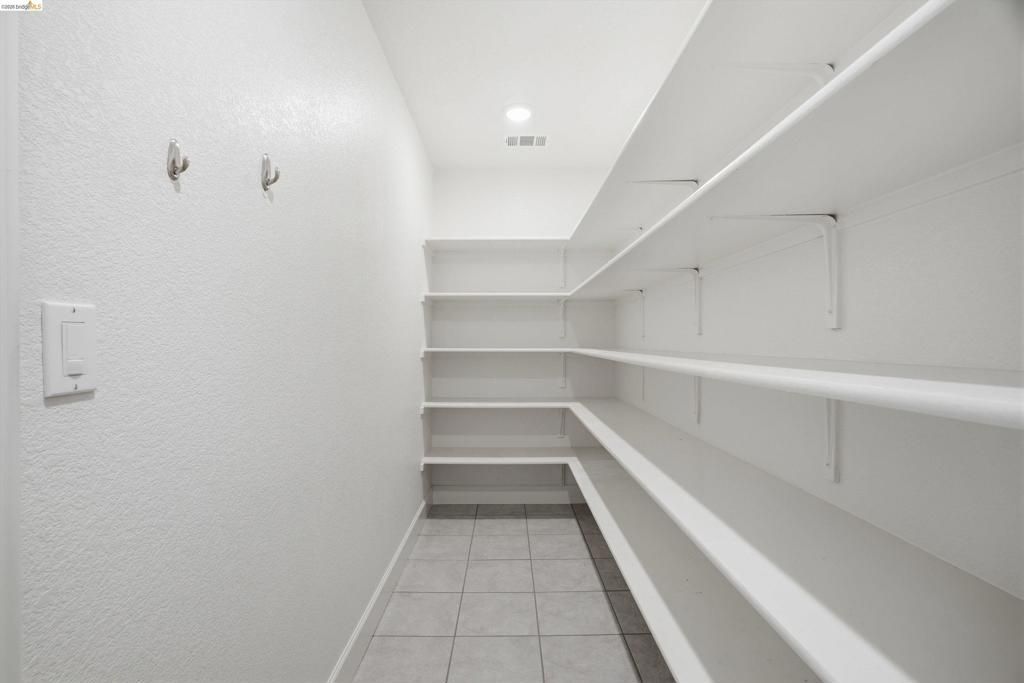 Image 16 of property listing at 1414 Orlando Blvd, Mountain House, CA 95391