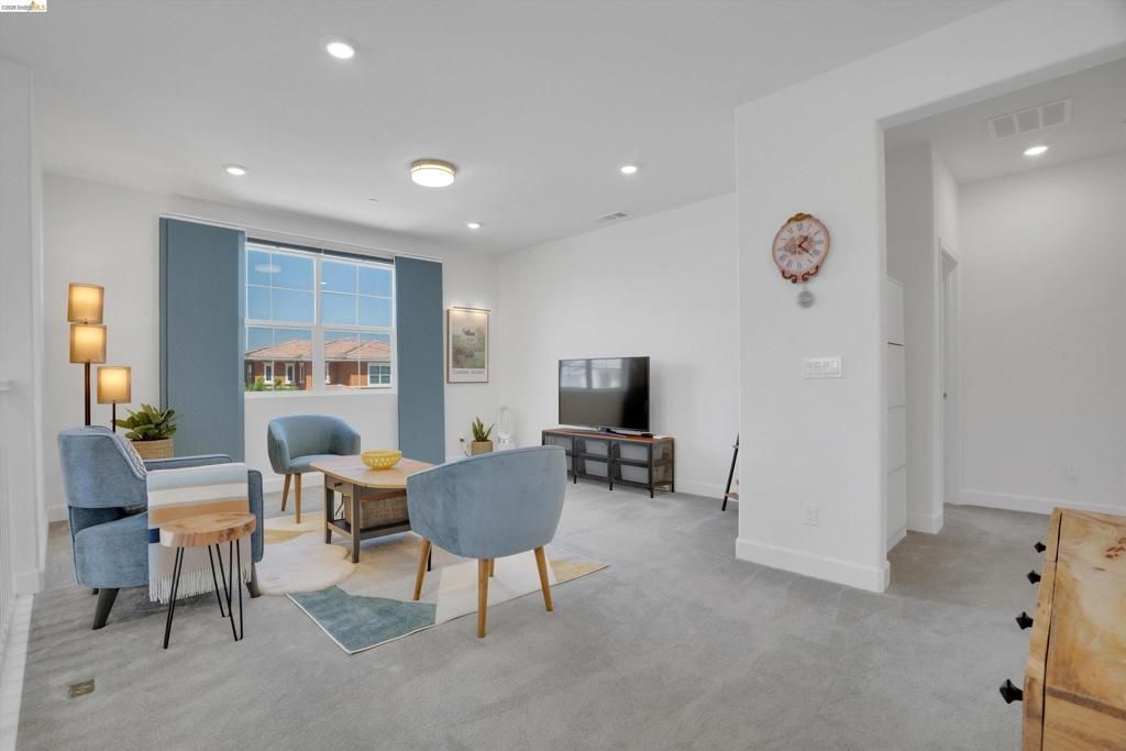 Image 21 of property listing at 1414 Orlando Blvd, Mountain House, CA 95391