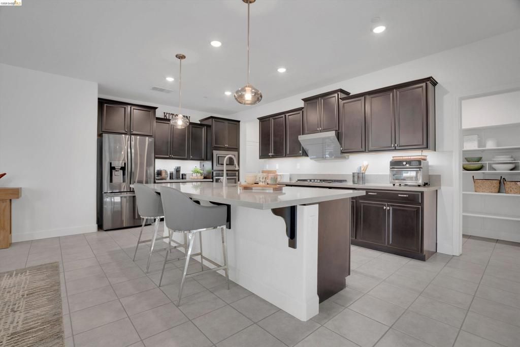 Image 7 of property listing at 1414 Orlando Blvd, Mountain House, CA 95391