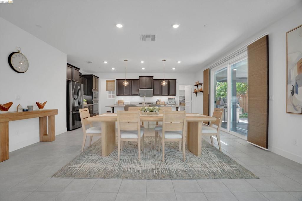 Image 9 of property listing at 1414 Orlando Blvd, Mountain House, CA 95391