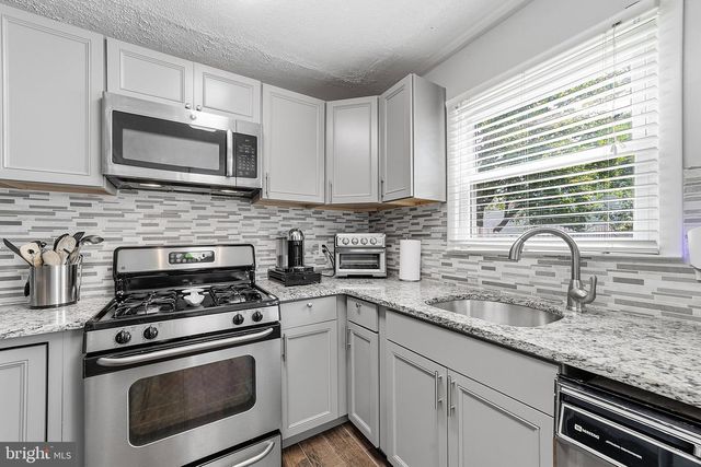 60 HICKORY CT, Monroe Township, NJ 08831