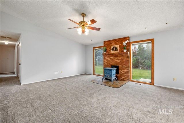 5744 N Millrun Avenue, Garden City, ID 83714