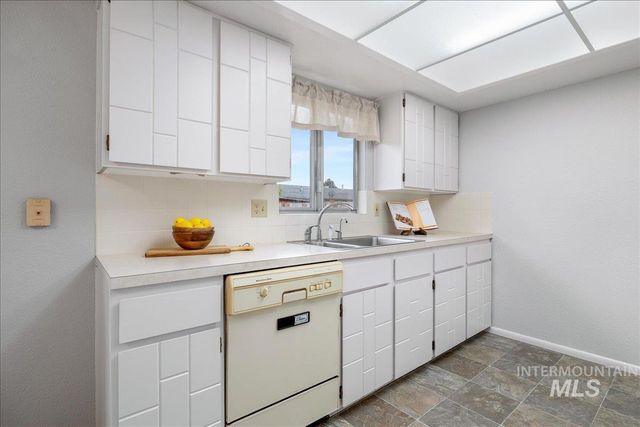 5744 N Millrun Avenue, Garden City, ID 83714