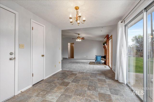 5744 N Millrun Avenue, Garden City, ID 83714