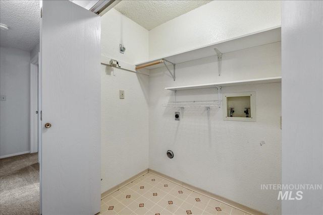 5744 N Millrun Avenue, Garden City, ID 83714