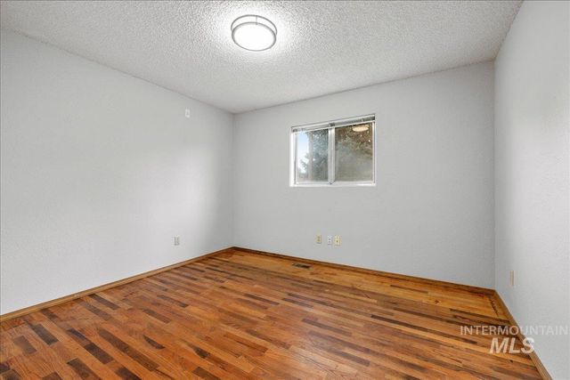 5744 N Millrun Avenue, Garden City, ID 83714