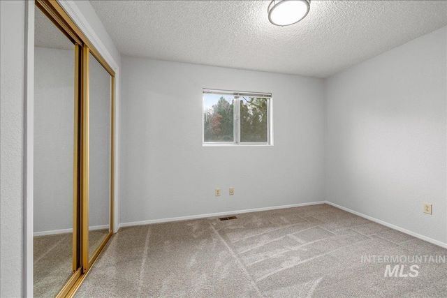 5744 N Millrun Avenue, Garden City, ID 83714