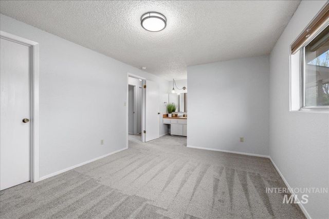 5744 N Millrun Avenue, Garden City, ID 83714