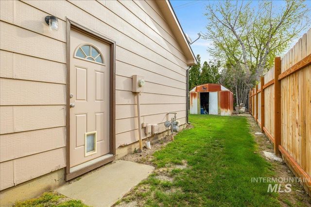 5744 N Millrun Avenue, Garden City, ID 83714