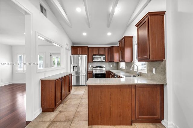 720 NE 17th Terrace, Fort Lauderdale, FL 33304
