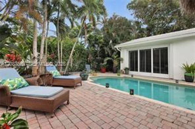 720 NE 17th Terrace, Fort Lauderdale, FL 33304