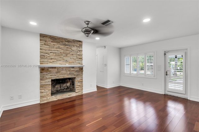 720 NE 17th Terrace, Fort Lauderdale, FL 33304