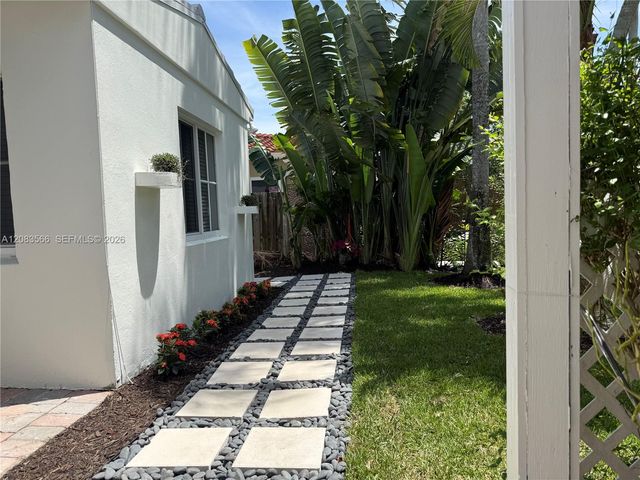 720 NE 17th Terrace, Fort Lauderdale, FL 33304