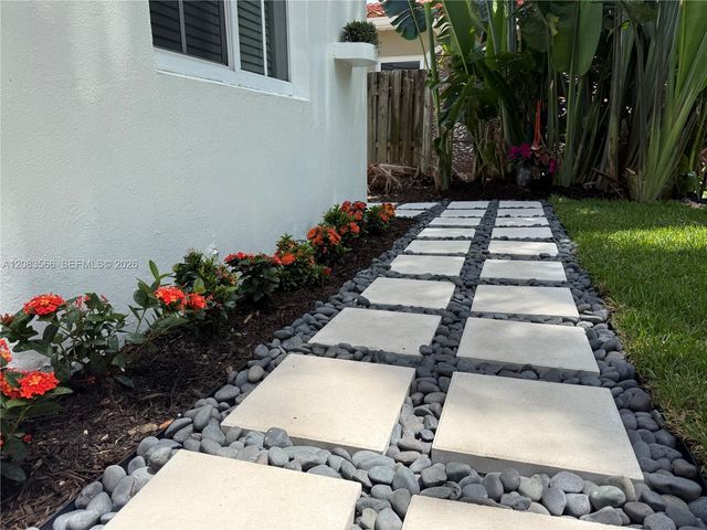 720 NE 17th Terrace, Fort Lauderdale, FL 33304