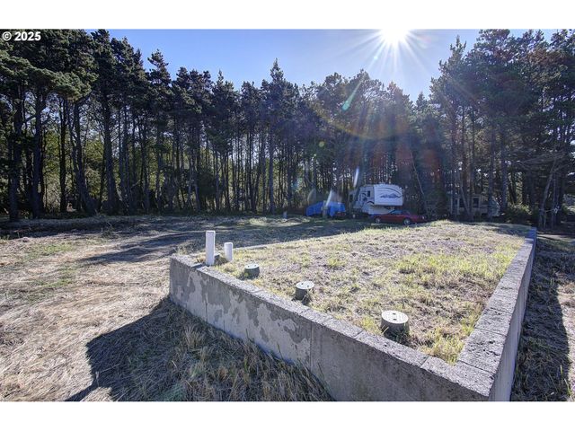 29906 H ST, Ocean Park, WA 98640