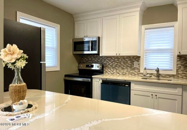 101 Seabreeze Way, Keansburg, NJ 07734