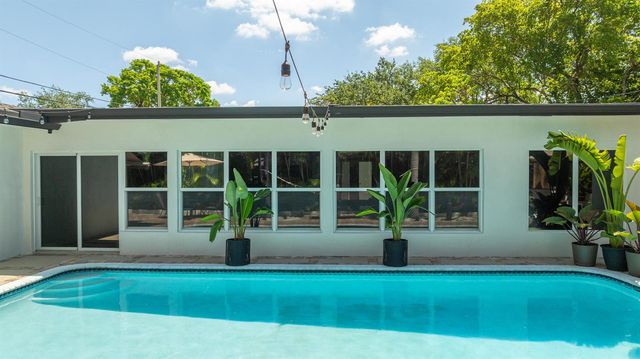 1431 NW 70th Way, Plantation, FL 33313