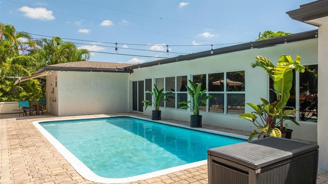 1431 NW 70th Way, Plantation, FL 33313