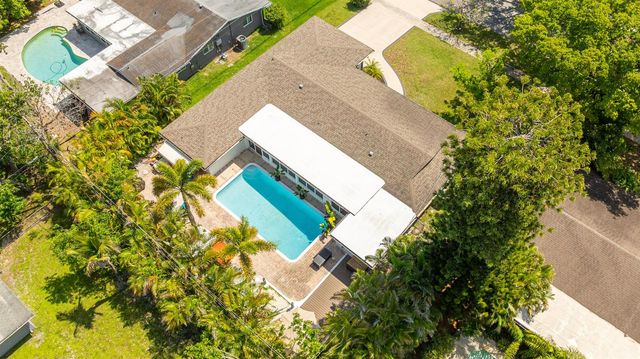 1431 NW 70th Way, Plantation, FL 33313