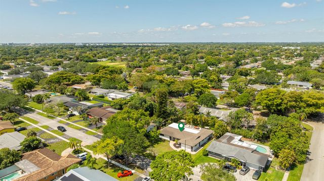 1431 NW 70th Way, Plantation, FL 33313