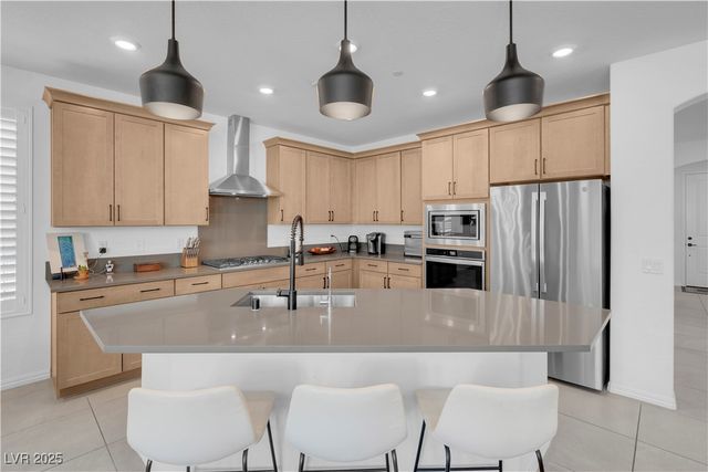 124 Lake Oasis Street, Henderson, NV 89011