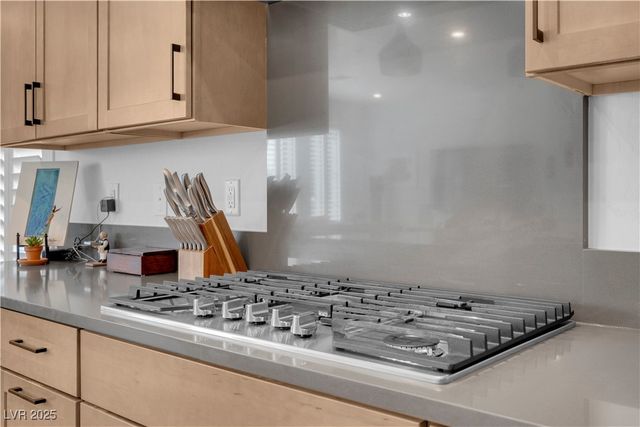 124 Lake Oasis Street, Henderson, NV 89011