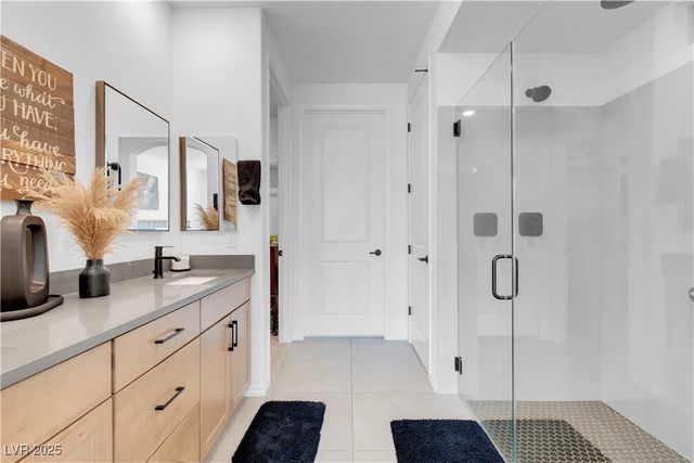 124 Lake Oasis Street, Henderson, NV 89011