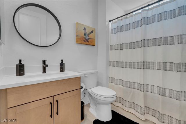 124 Lake Oasis Street, Henderson, NV 89011