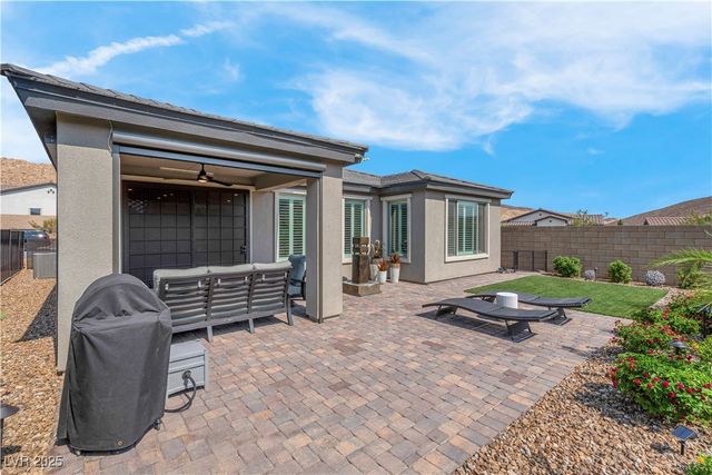 124 Lake Oasis Street, Henderson, NV 89011