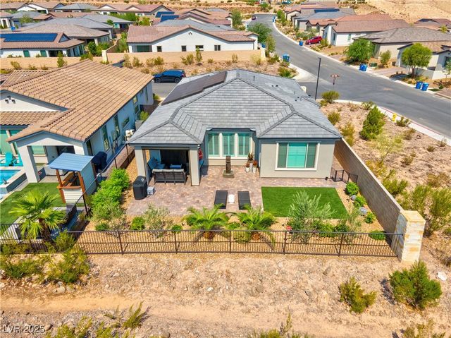 124 Lake Oasis Street, Henderson, NV 89011