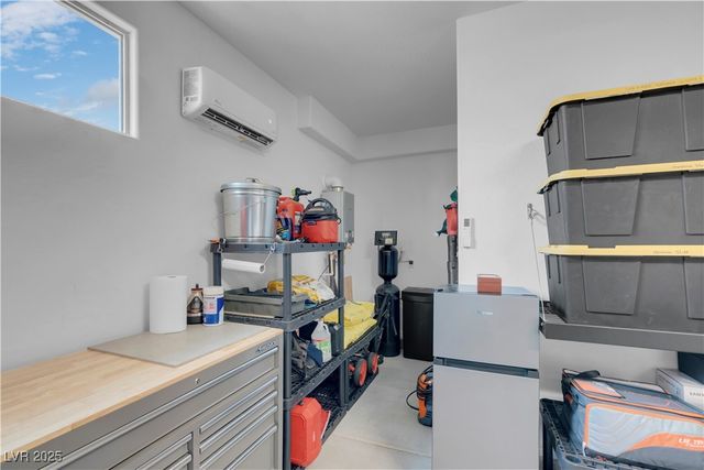 124 Lake Oasis Street, Henderson, NV 89011